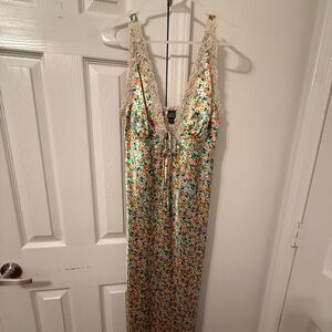 Wild fable floral maxi dress with lace trim